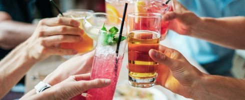 Top 10 Drinks for a Garden Party (Including Non-Alcoholic)